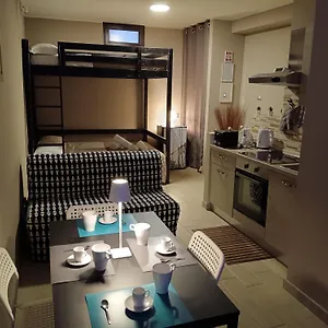 u-peri-alivu-house.catania-hotels.net/